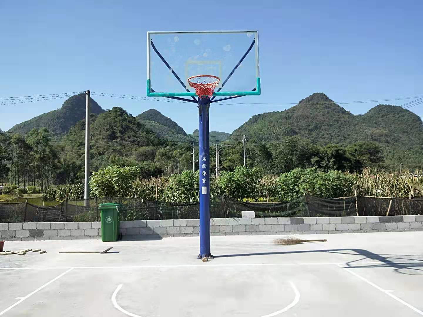 籃球架廠(chǎng)家成冠體育
